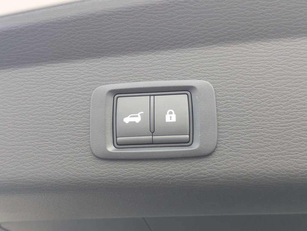 New 2026 Mitsubishi Outlander SEL image 13