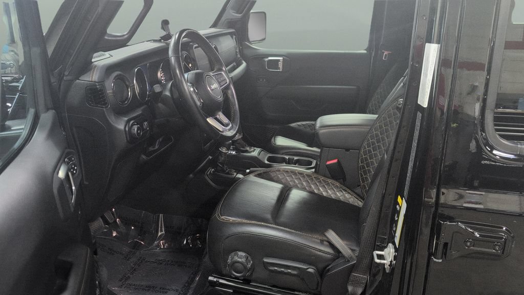 Used 2023 Jeep Wrangler Unlimited Sahara AWD/4WD image 8