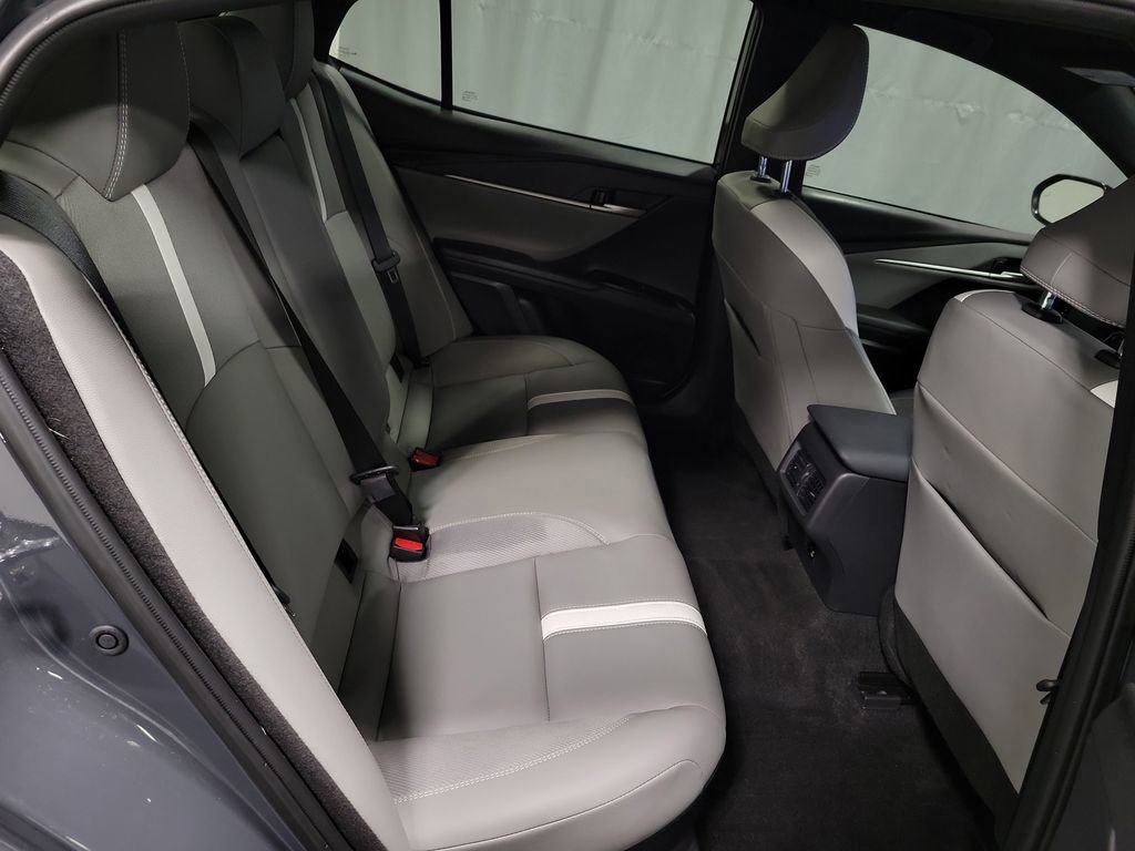 Used 2025 Toyota Camry SE image 24