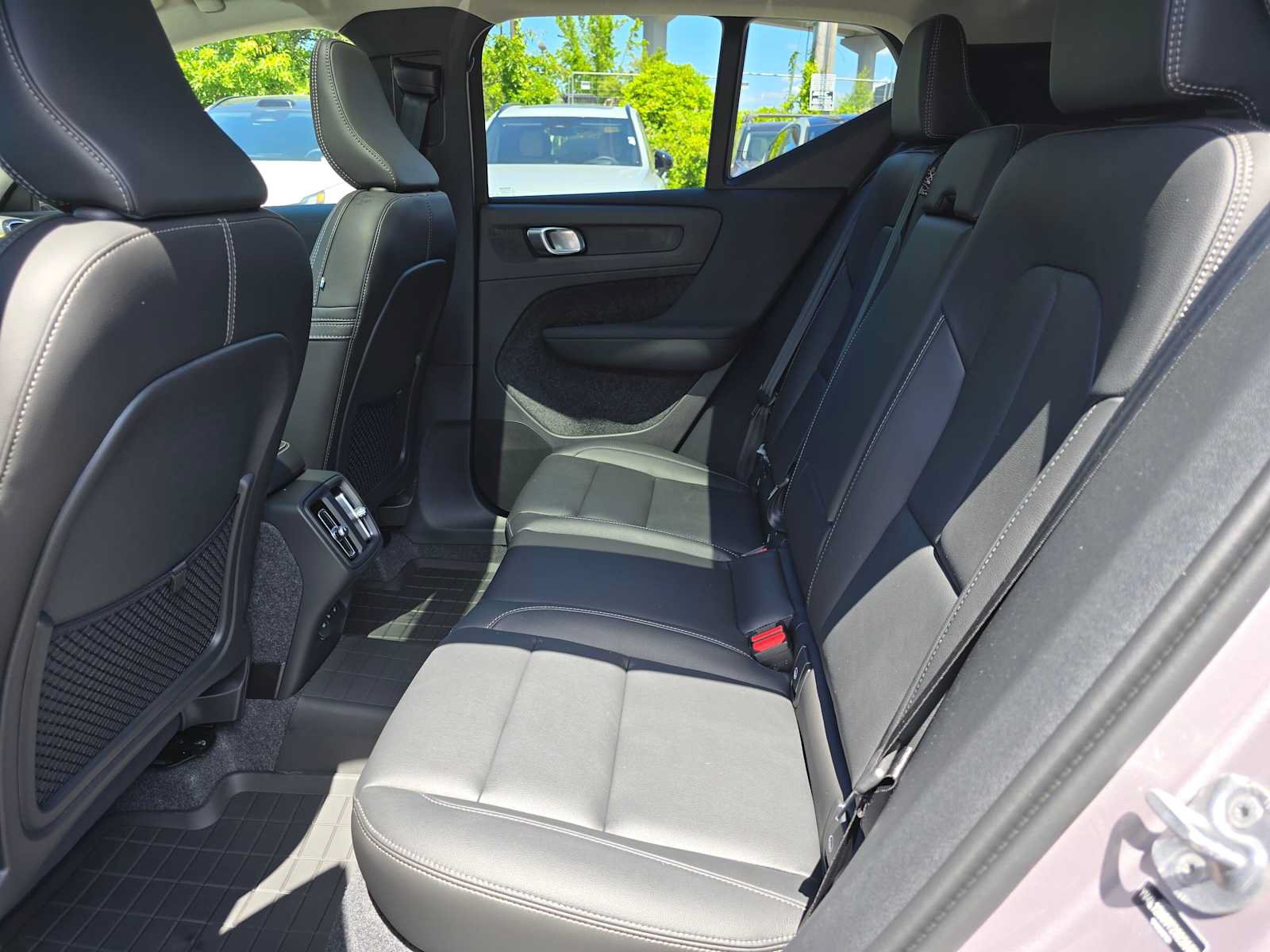 New 2026 Volvo XC40 B5 Plus w/ Protection Package Premier AWD/4WD image 15