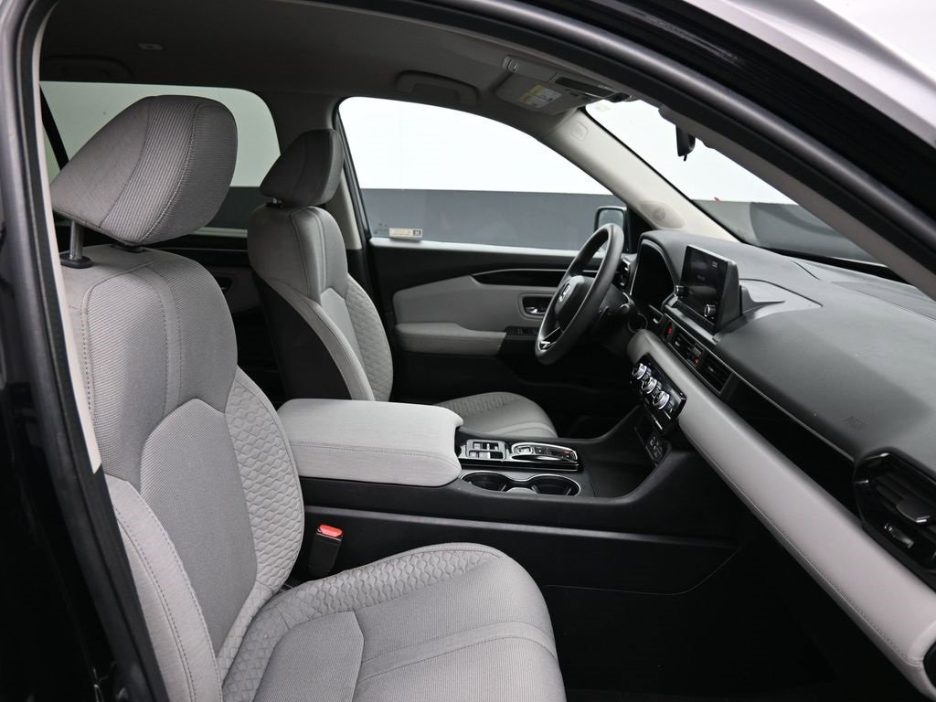 Used 2023 Honda Pilot LX image 25