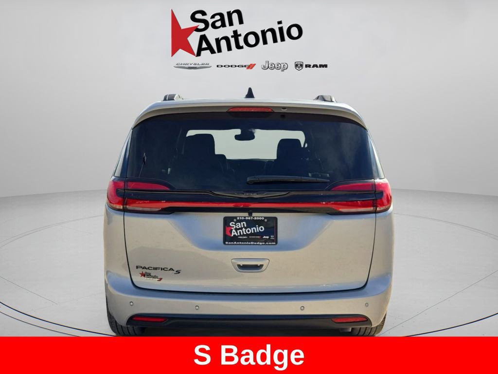 New 2026 Chrysler Pacifica Select w/ S Appearance Package FWD image 7