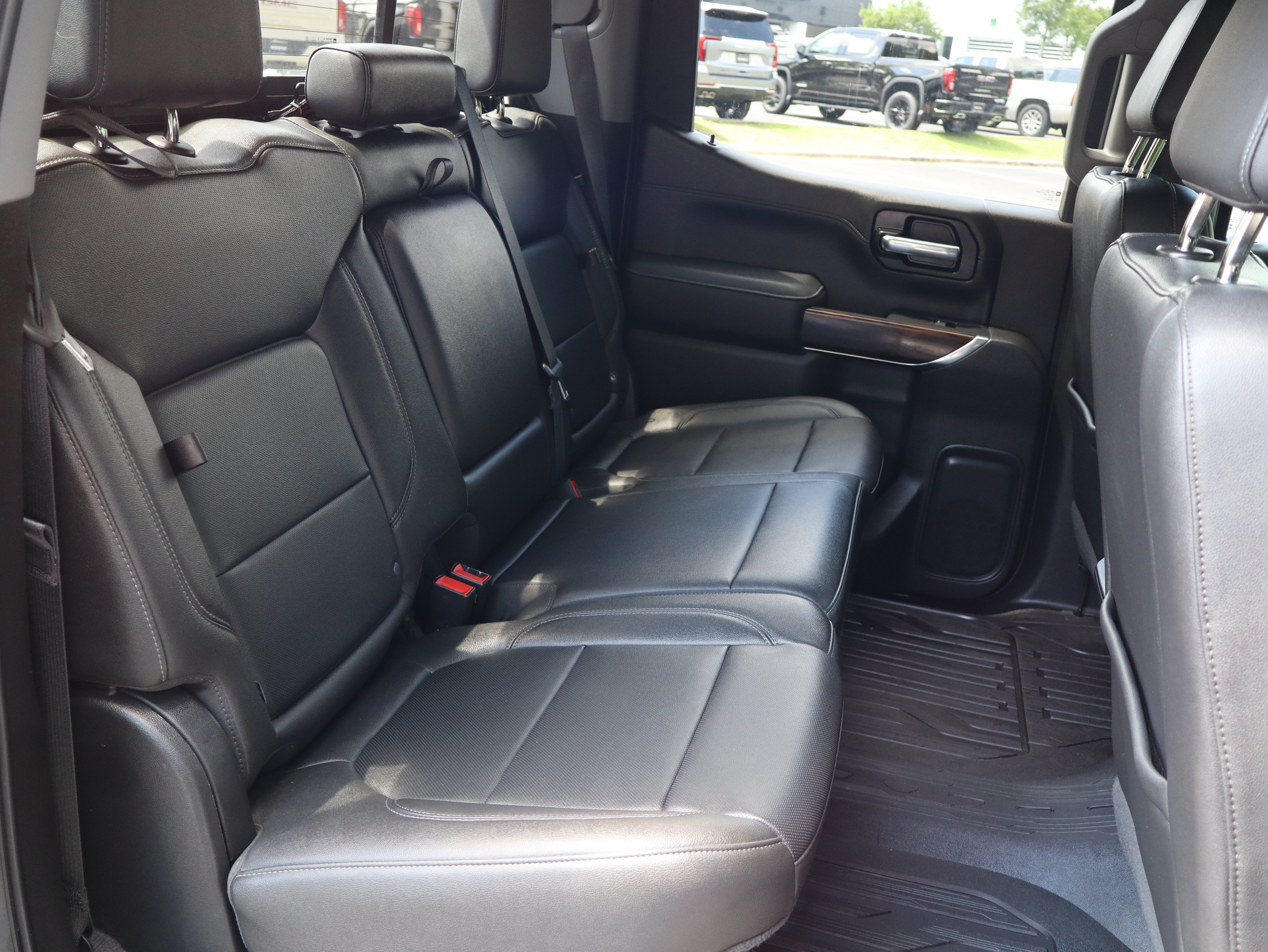 Used 2021 GMC Sierra 1500 SLT w/ SLT Premium Package AWD/4WD image 17