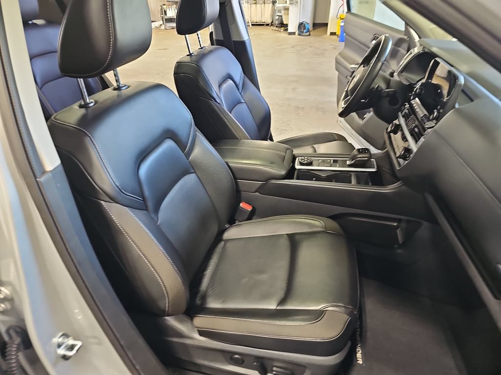 Certified 2024 Nissan Pathfinder SL w/ SL Premium Package AWD/4WD image 10