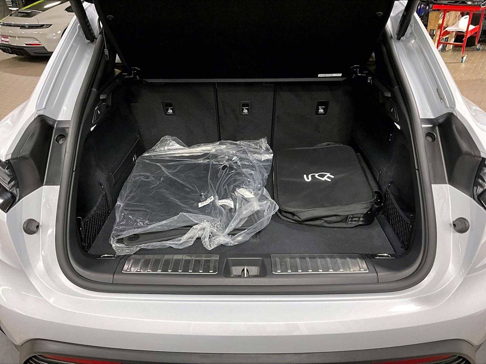 Used 2024 Porsche Macan 4 Electric image 39