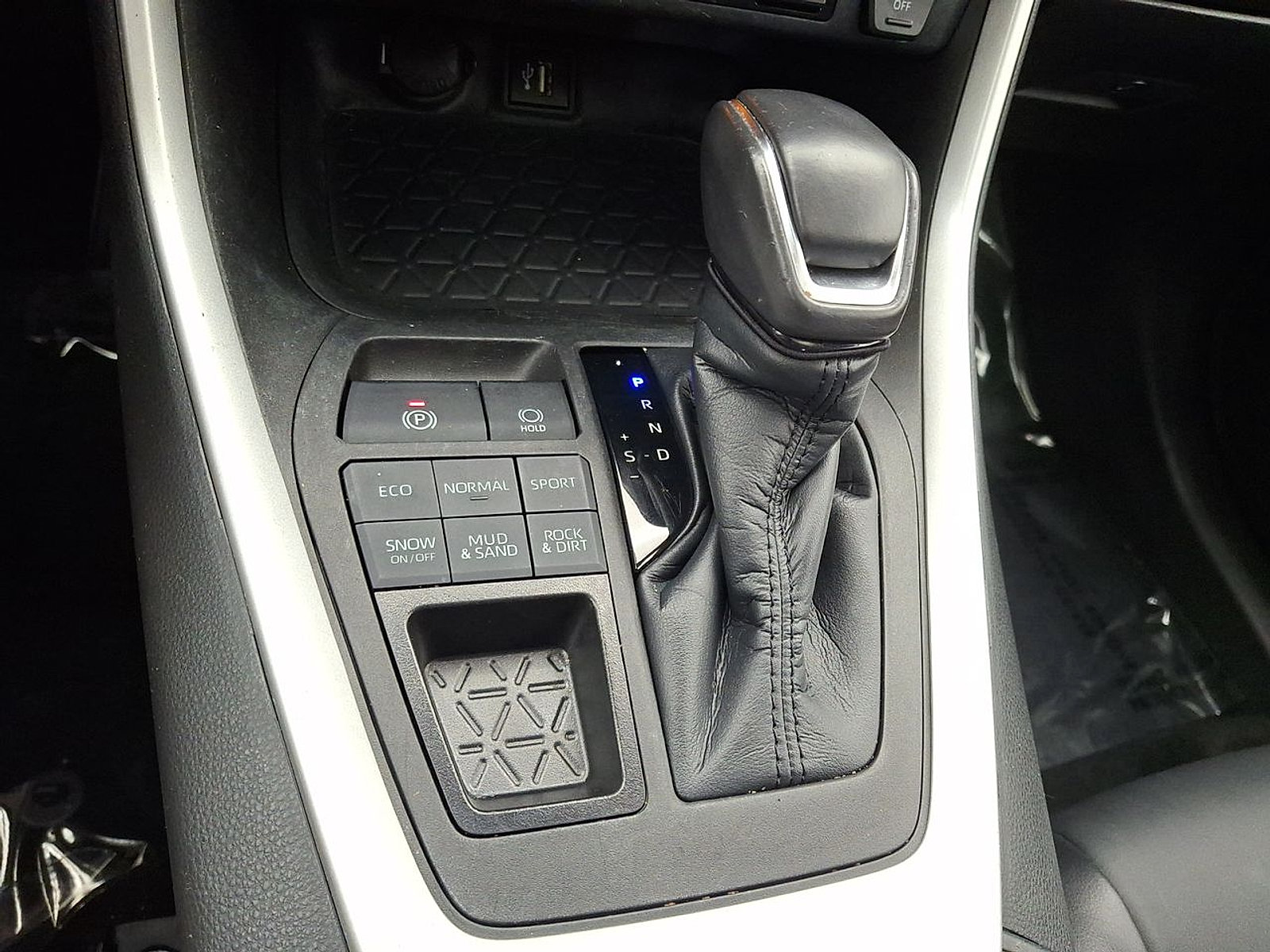 Used 2023 Toyota RAV4 XLE Premium AWD/4WD image 16