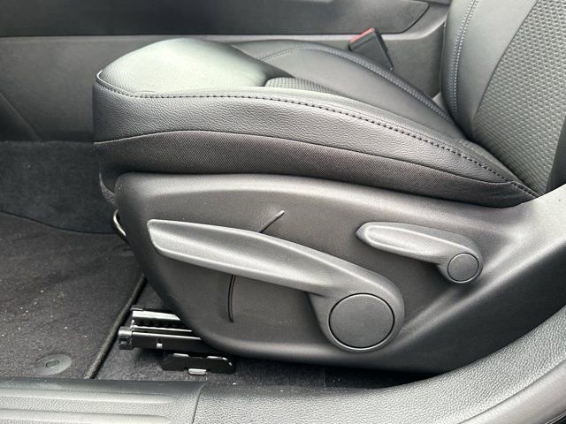 New 2026 Jeep Compass Latitude image 10