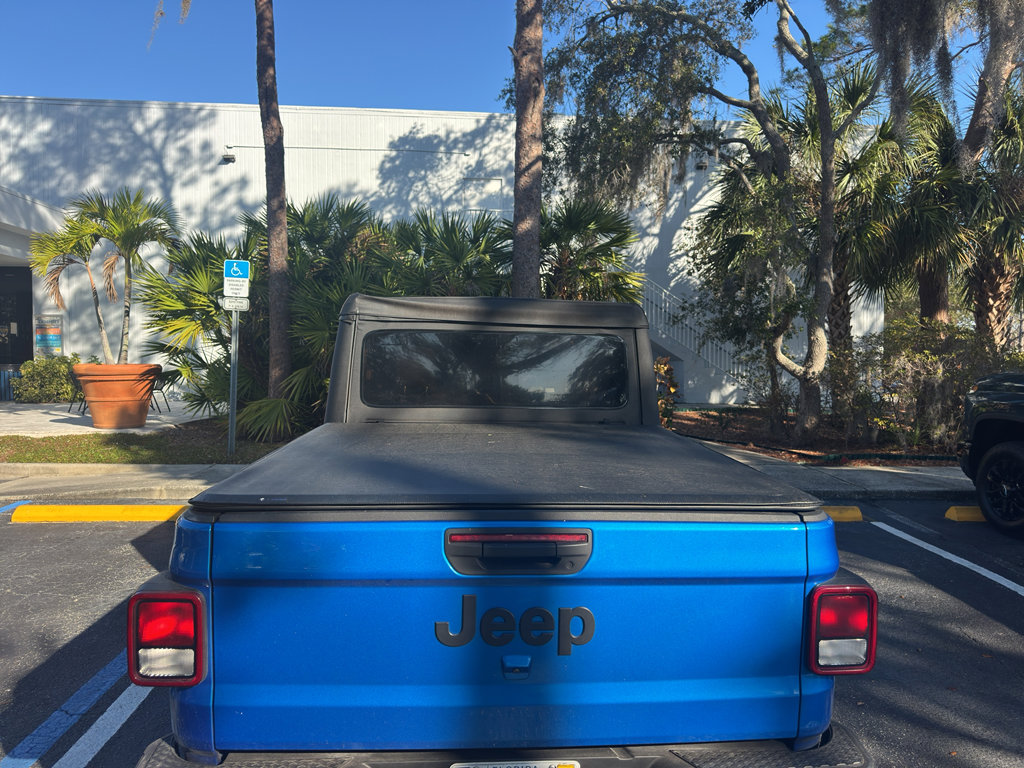 Used 2021 Jeep Gladiator Sport image 10