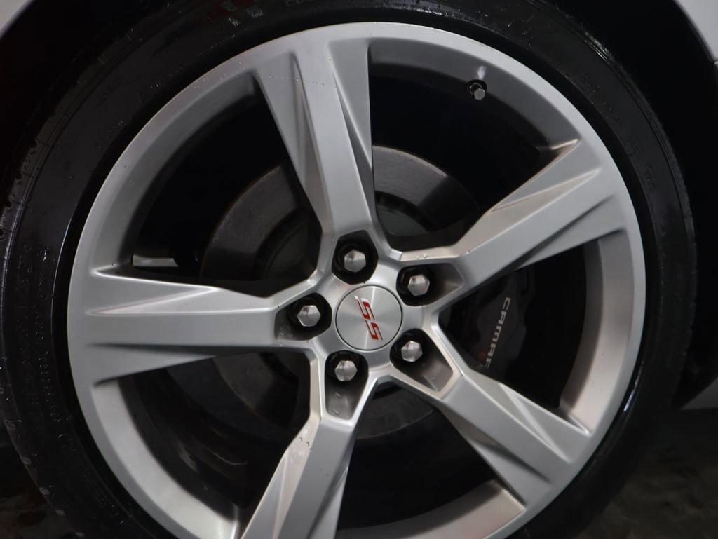 Used 2016 Chevrolet Camaro SS image 31
