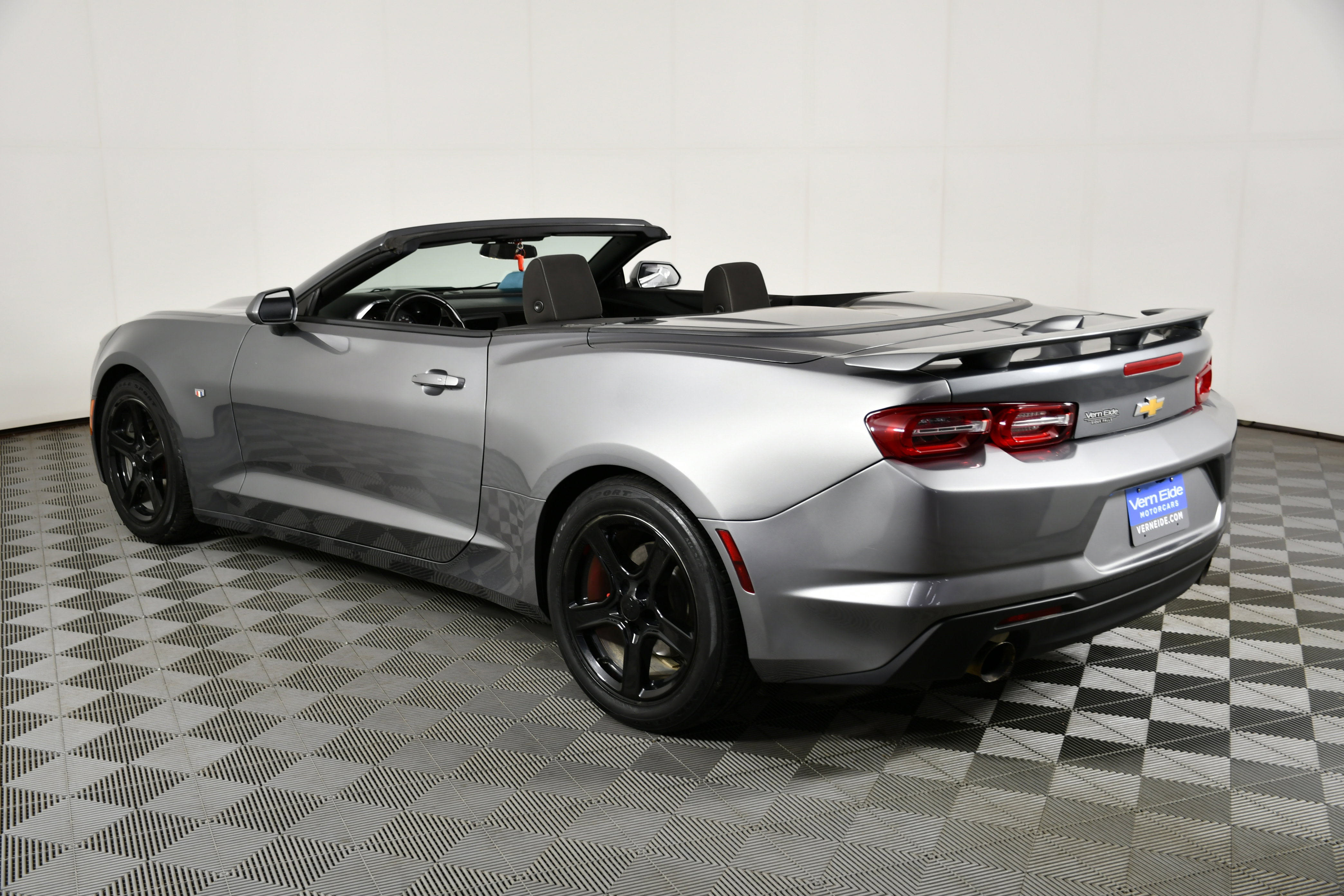 Used 2020 Chevrolet Camaro LT image 8