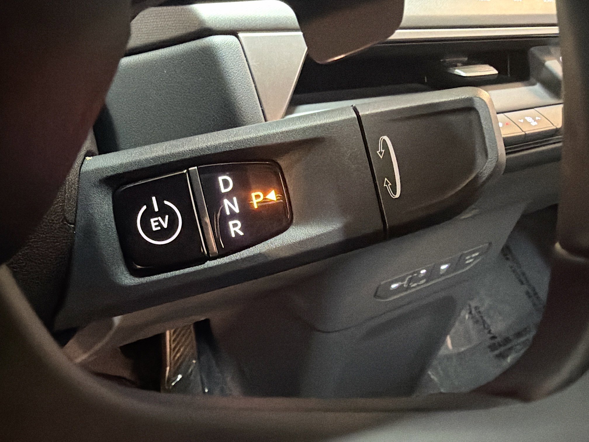 Used 2024 Kia EV9 Wind AWD/4WD image 25
