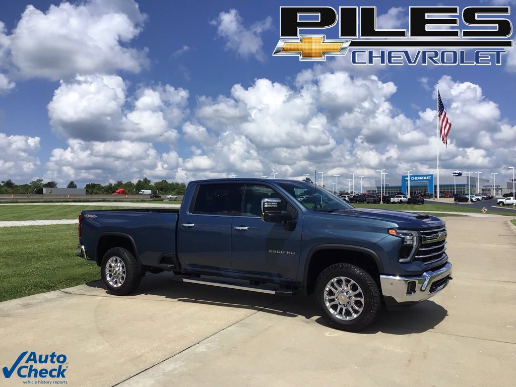 Used 2025 Chevrolet Silverado 2500 LTZ w/ LTZ Convenience Package image 1