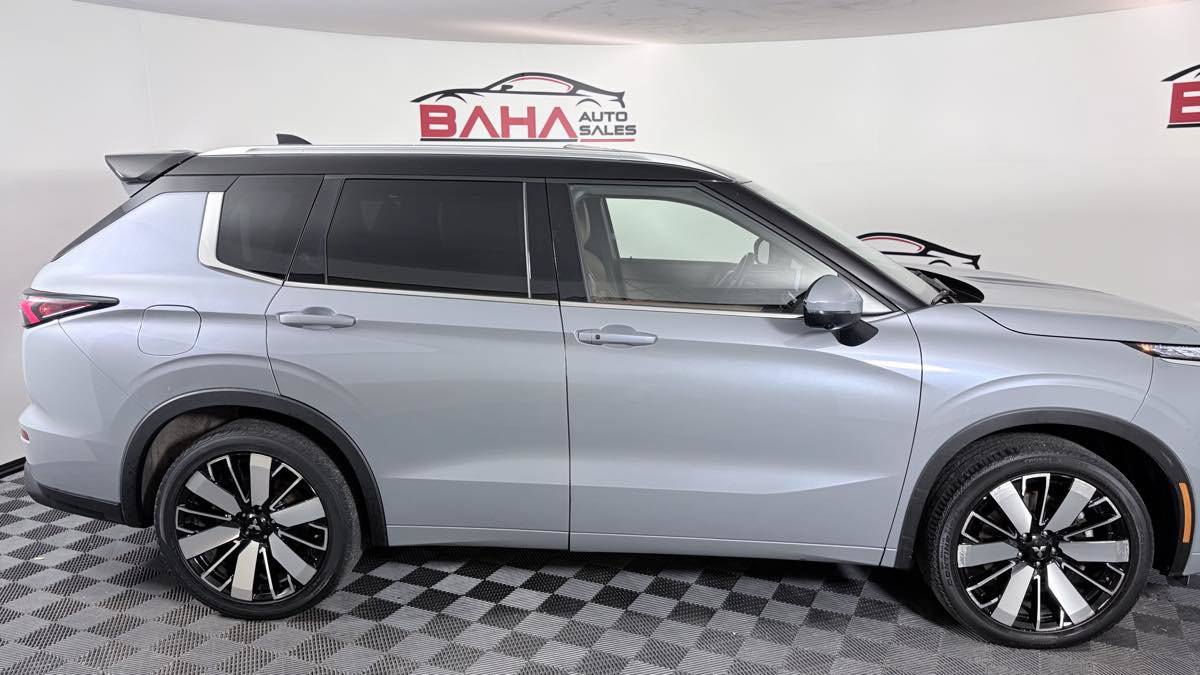 Used 2025 Mitsubishi Outlander SEL AWD/4WD image 7