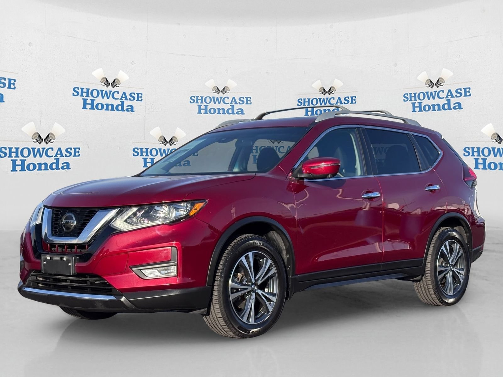 Used 2019 Nissan Rogue SV w/ Sun & Sound Touring Package AWD/4WD image 2