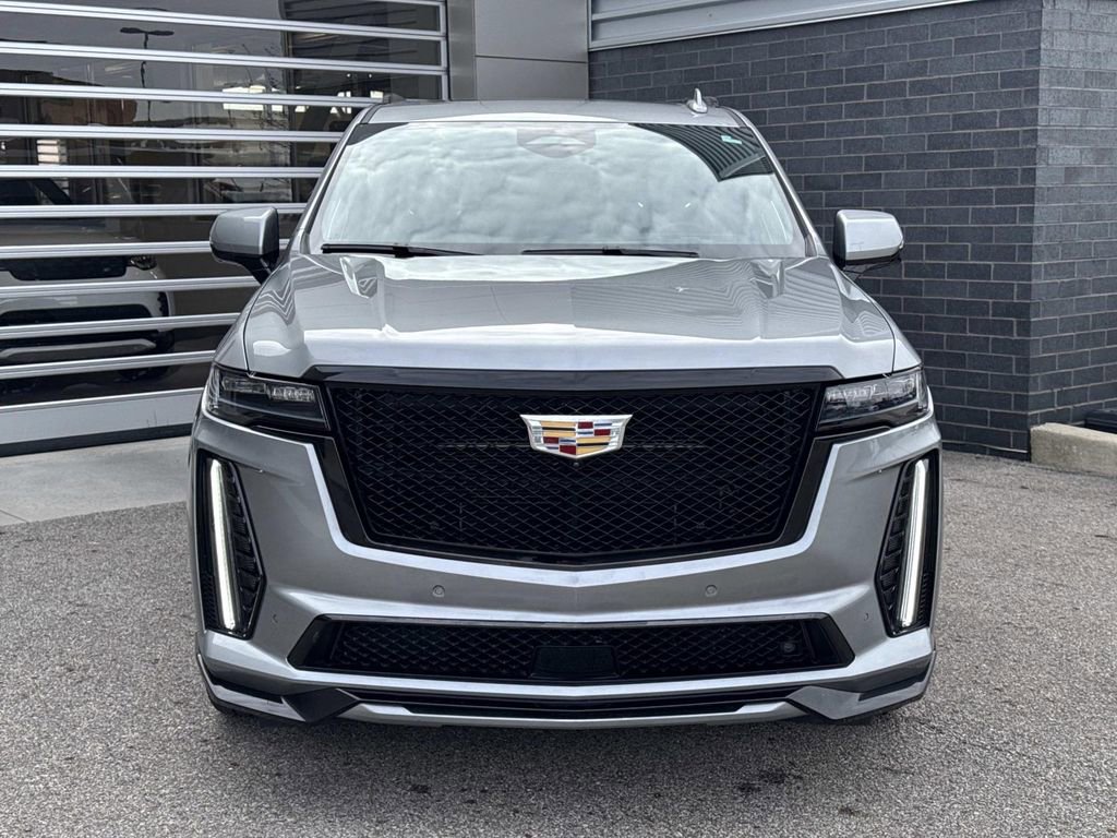 Used 2023 Cadillac Escalade V AWD/4WD image 2