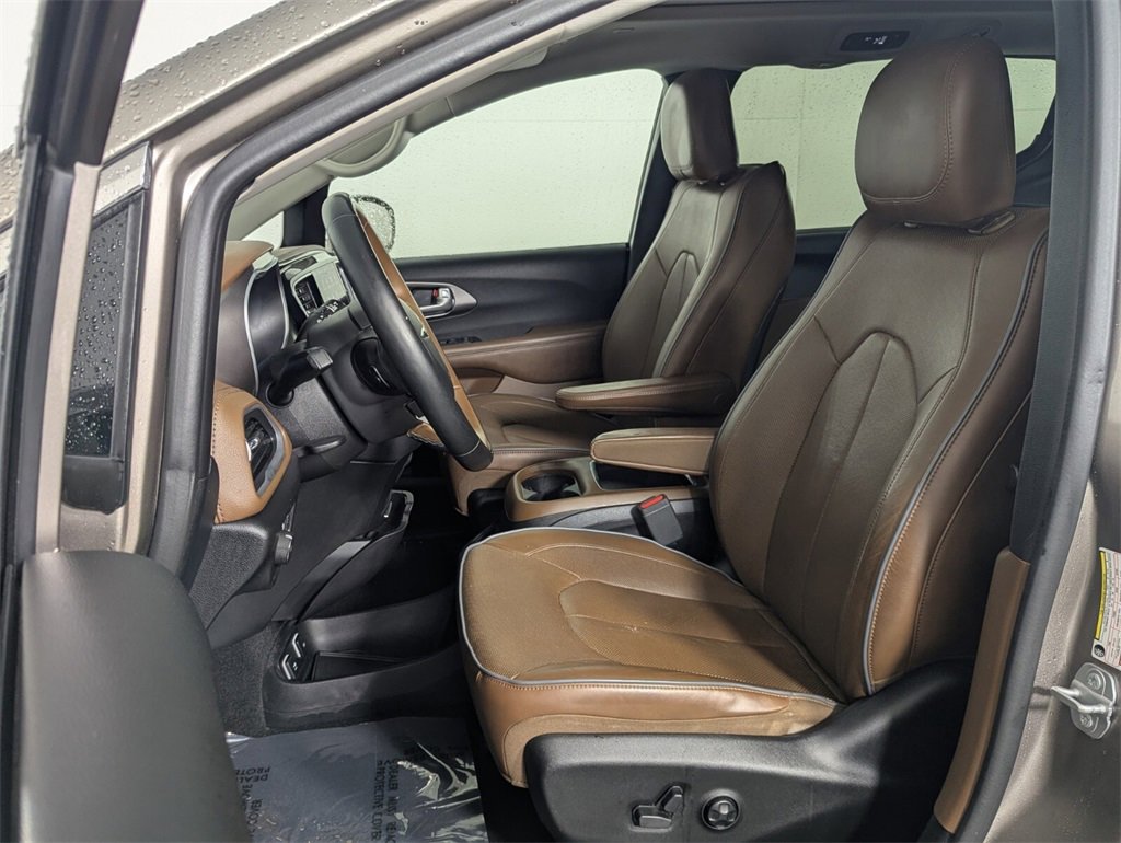 Used 2018 Chrysler Pacifica Limited w/ Advanced Safetytec Group image 12