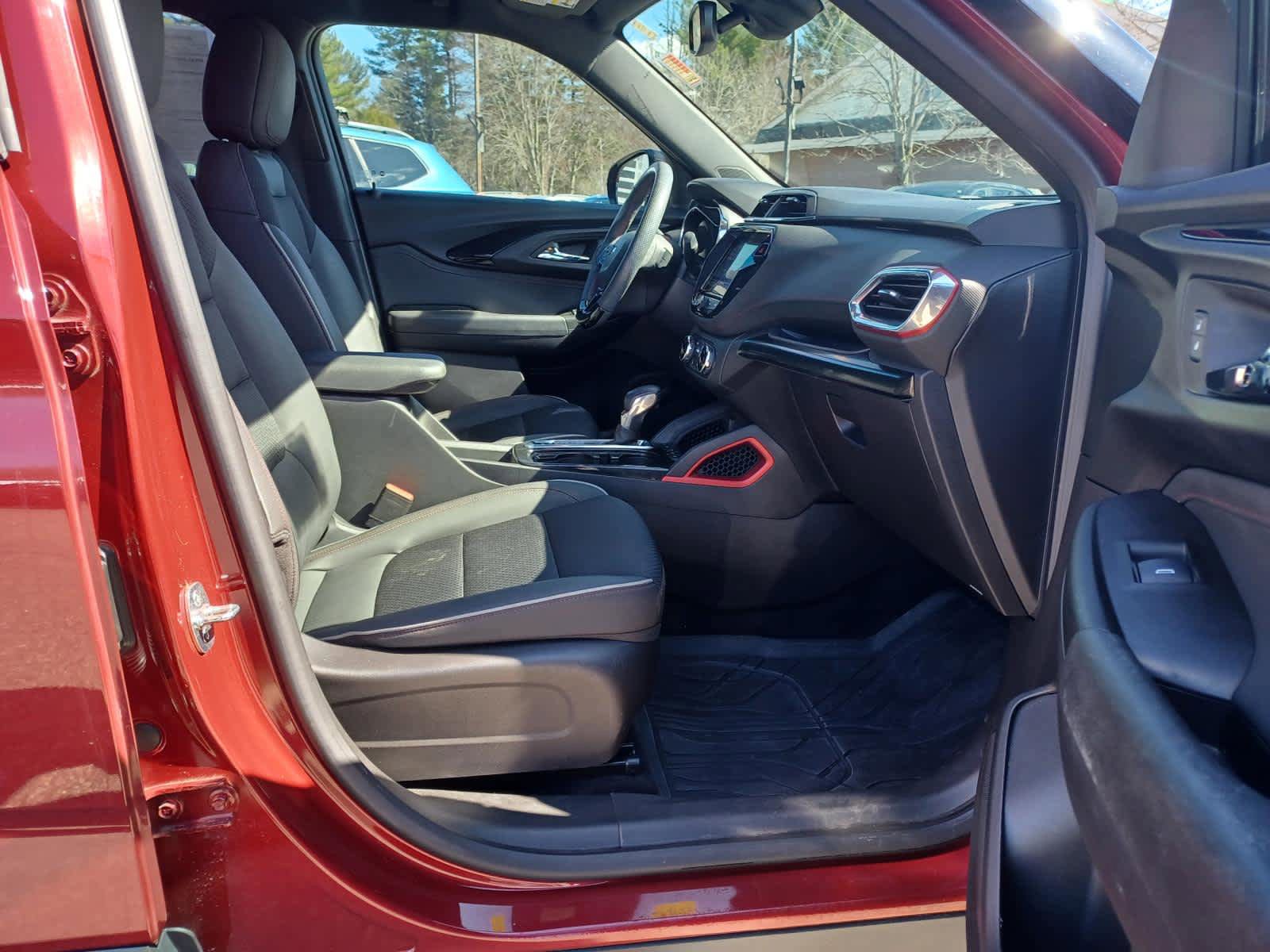 Used 2023 Chevrolet TrailBlazer RS w/ Convenience Package image 17