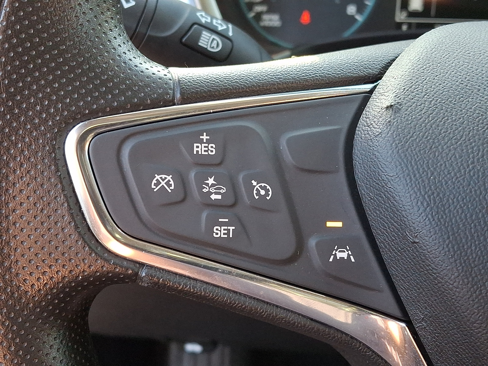 Used 2020 Chevrolet Equinox LS w/ LS Convenience Package FWD image 23