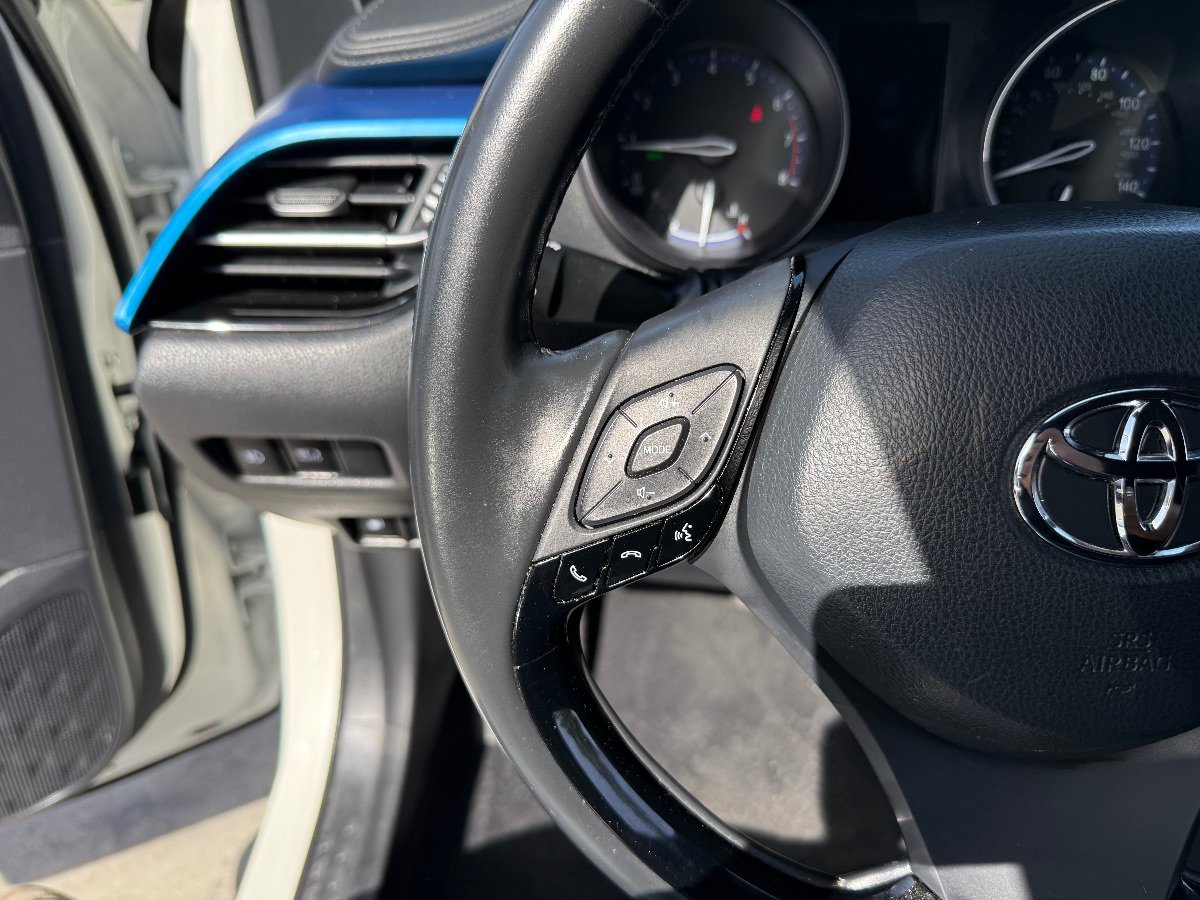 Used 2019 Toyota C-HR XLE FWD image 21
