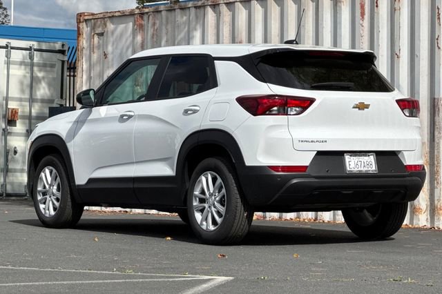 Used 2026 Chevrolet TrailBlazer LS w/ LS Convenience Package image 6