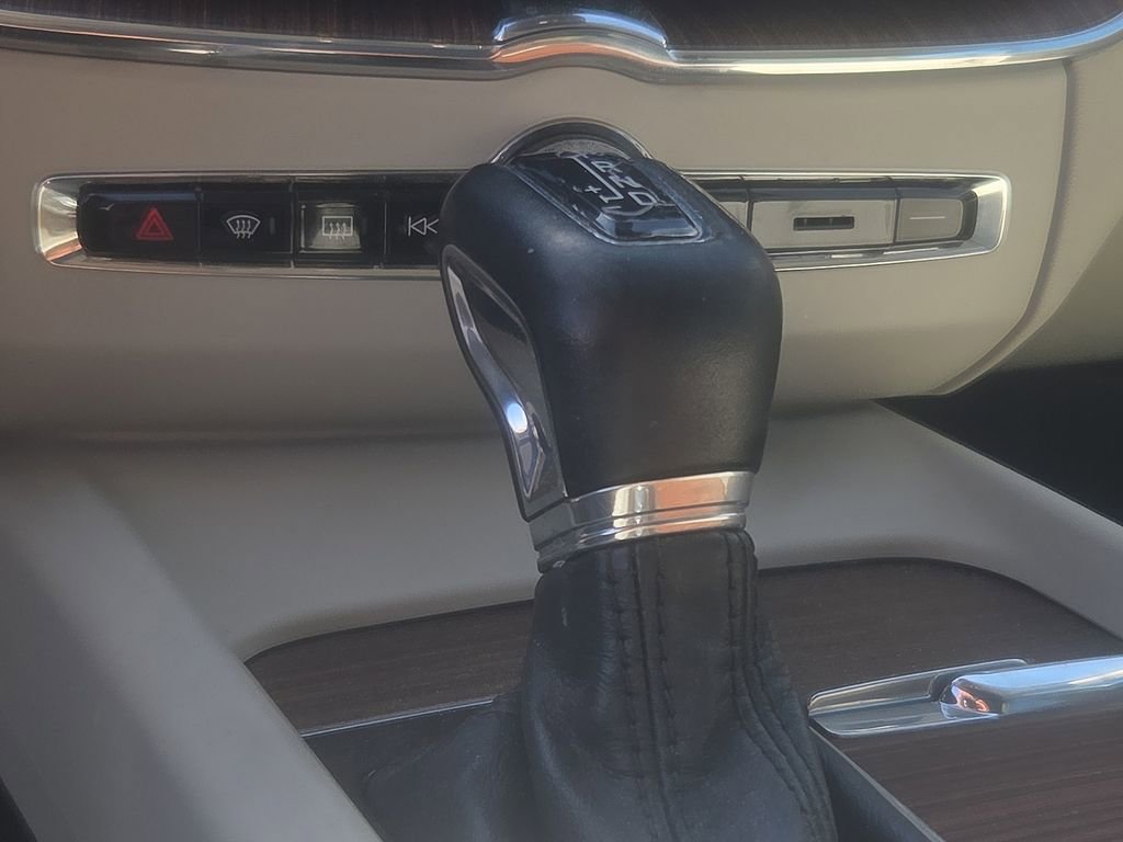 Used 2020 Volvo XC60 T5 Inscription image 26