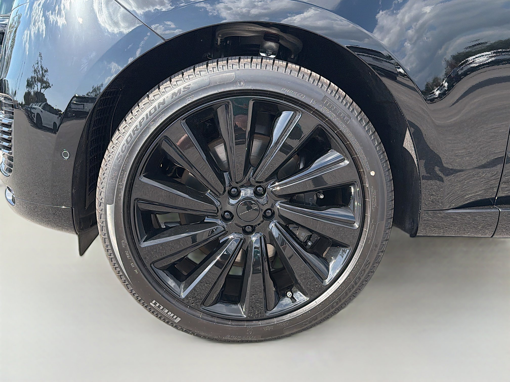 New 2026 Land Rover Range Rover Long Wheel Base SV image 42