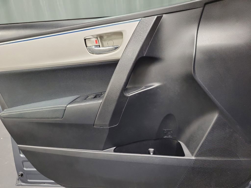 Used 2014 Toyota Corolla LE image 22