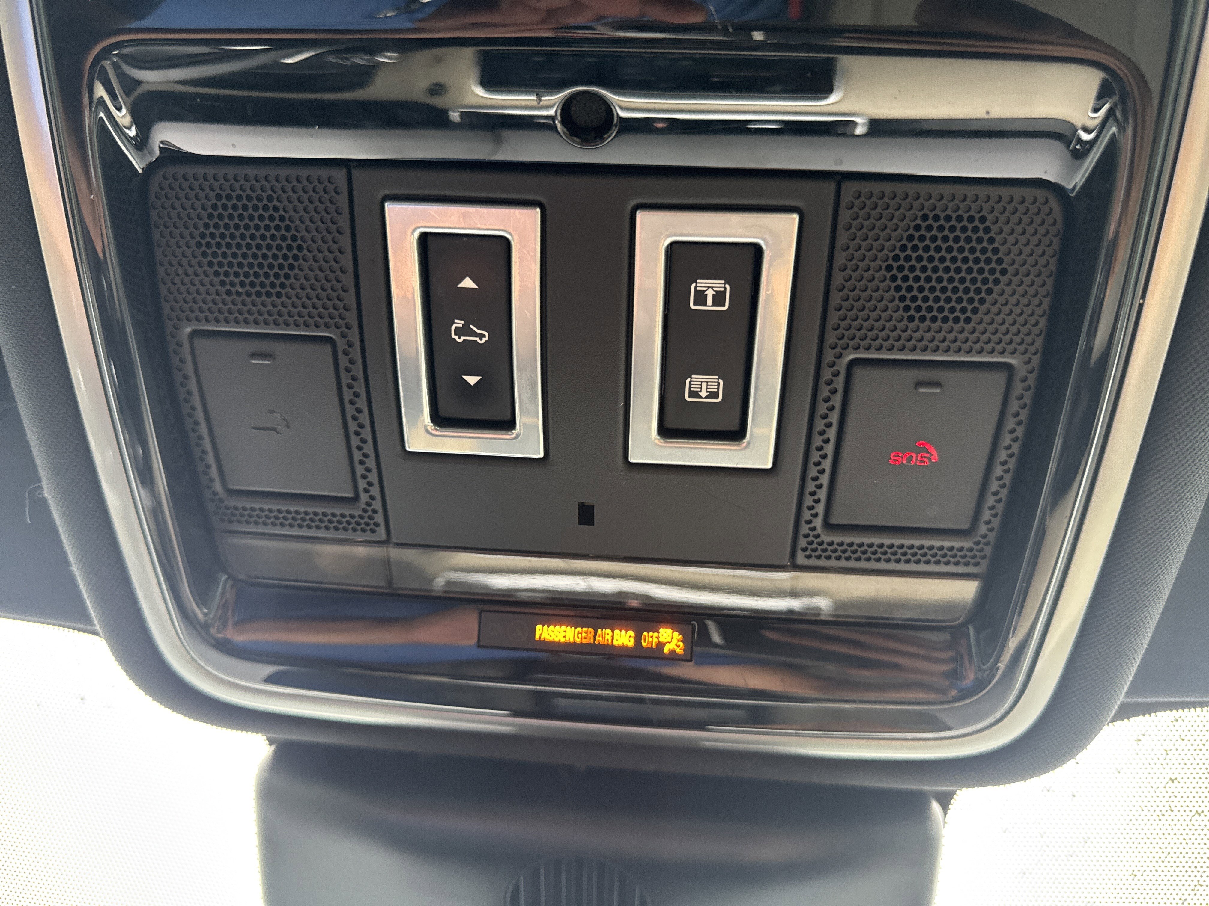 Used 2020 Land Rover Range Rover Velar R-Dynamic S image 22