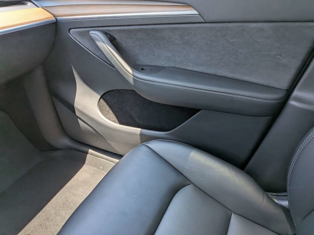 Used 2022 Tesla Model Y Performance AWD/4WD image 23