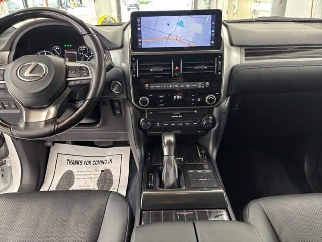 Used 2022 Lexus GX 460 Luxury w/ Accessory Package AWD/4WD image 12
