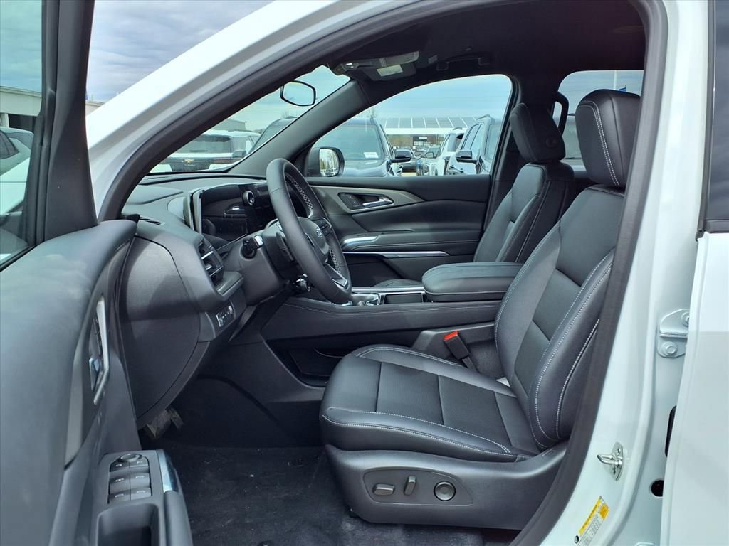 New 2026 Chevrolet Traverse LT w/ Midnight/Sport Edition image 12