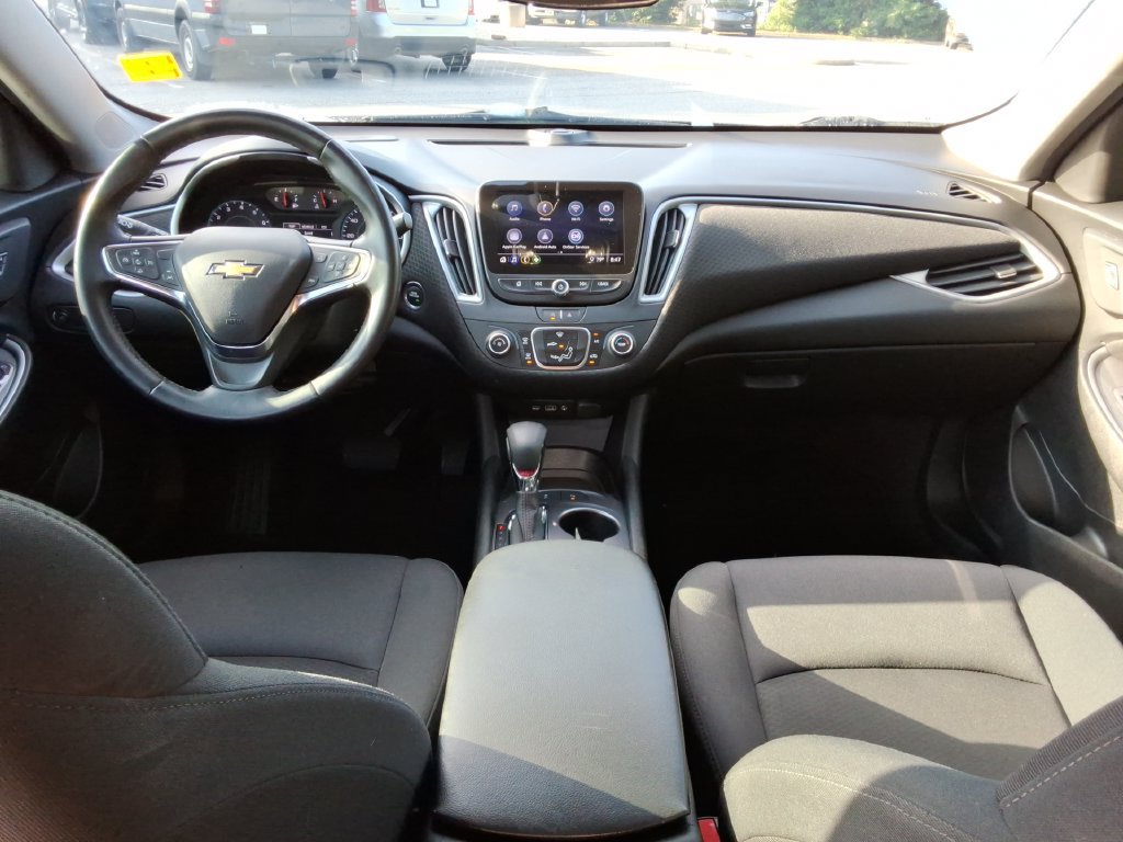 Certified 2025 Chevrolet Malibu RS FWD image 20