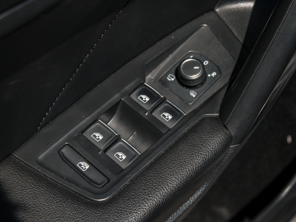 Used 2021 Volkswagen Tiguan SEL Premium R-Line AWD/4WD image 10