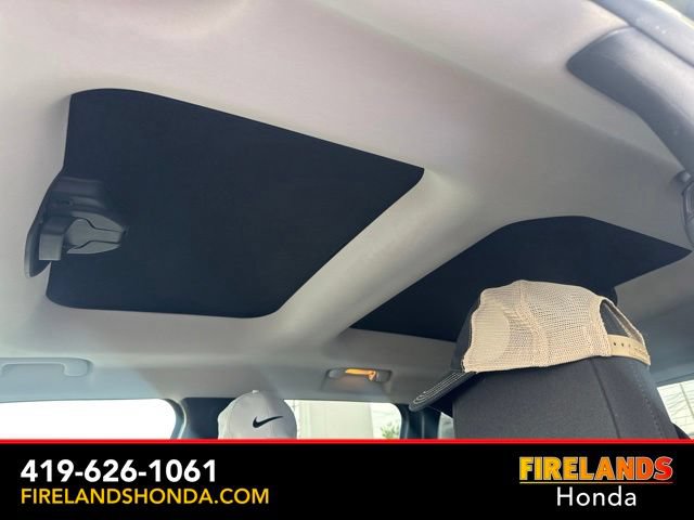 Used 2016 Jeep Renegade 75th Anniversary FWD image 27
