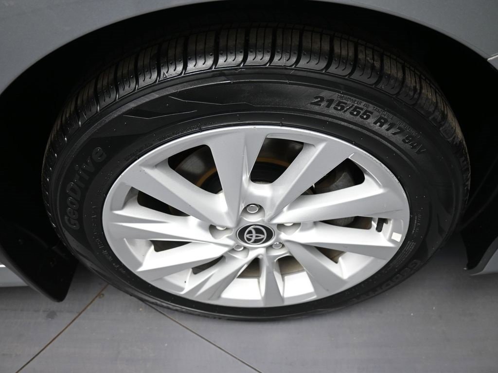 Certified 2021 Toyota Camry LE image 13