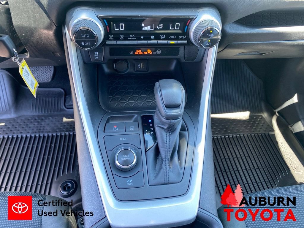 Certified 2024 Toyota RAV4 LE AWD/4WD image 39