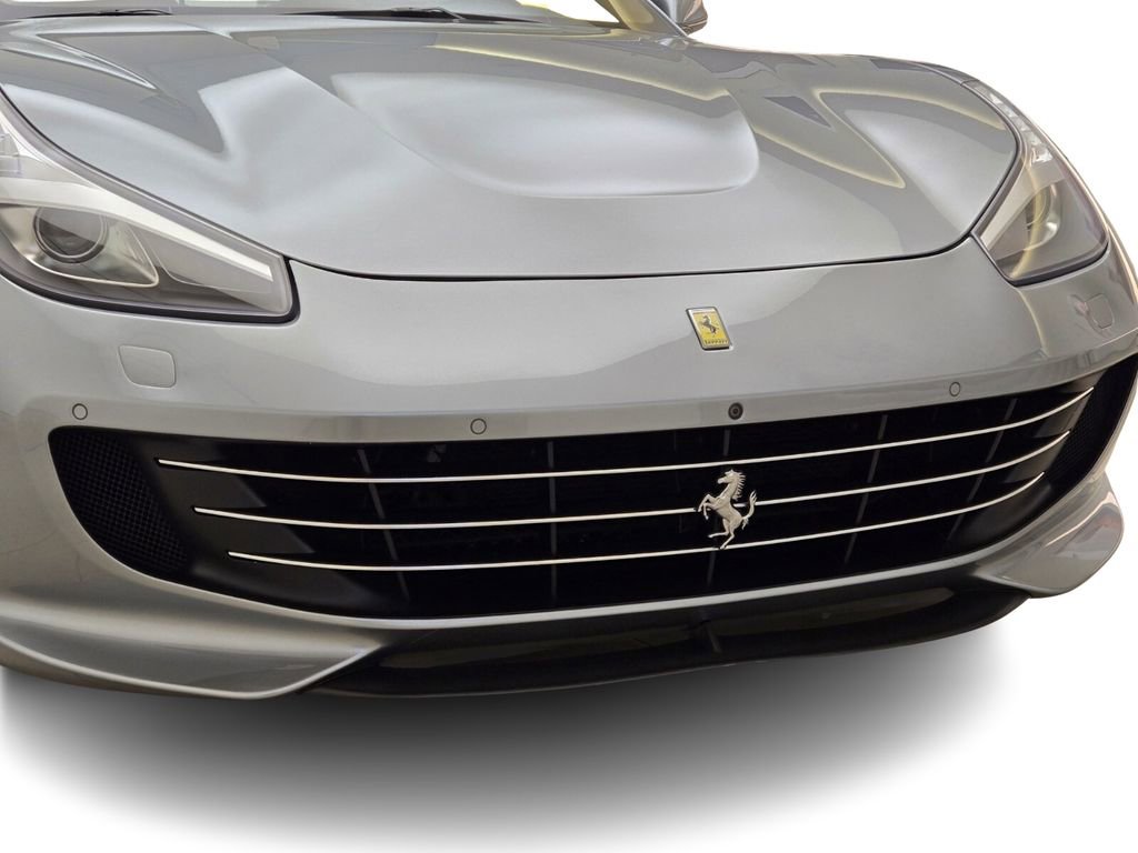 Used 2017 Ferrari GTC4Lusso AWD/4WD image 4
