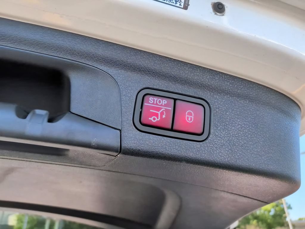 Used 2024 Mercedes-Benz GLE 350 4MATIC image 17