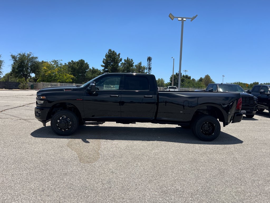 New 2026 RAM 3500 Big Horn AWD/4WD image 3