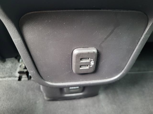 Used 2024 GMC Terrain SLT image 17