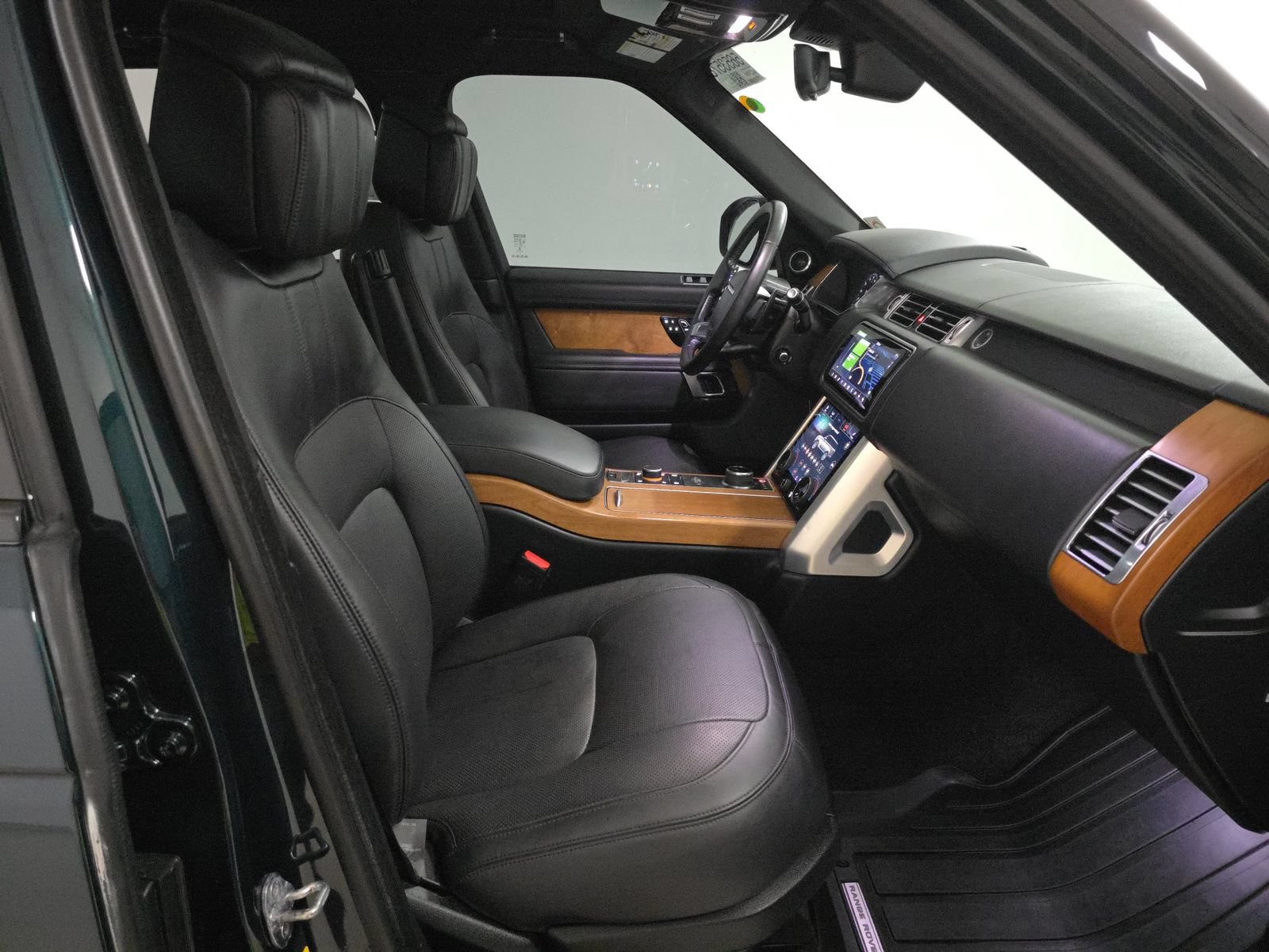 Used 2019 Land Rover Range Rover Supercharged AWD/4WD image 14