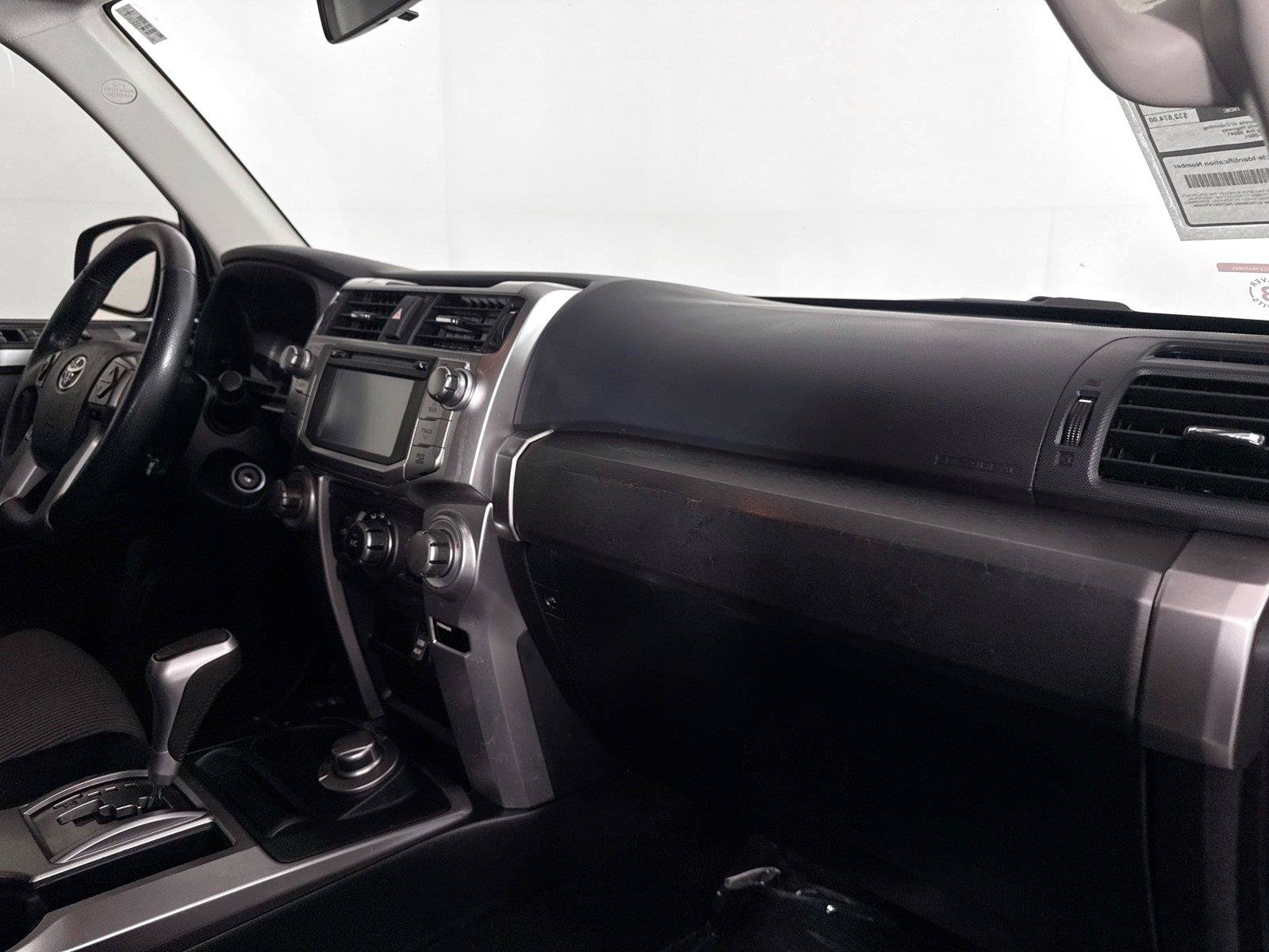 Used 2017 Toyota 4Runner SR5 AWD/4WD image 39