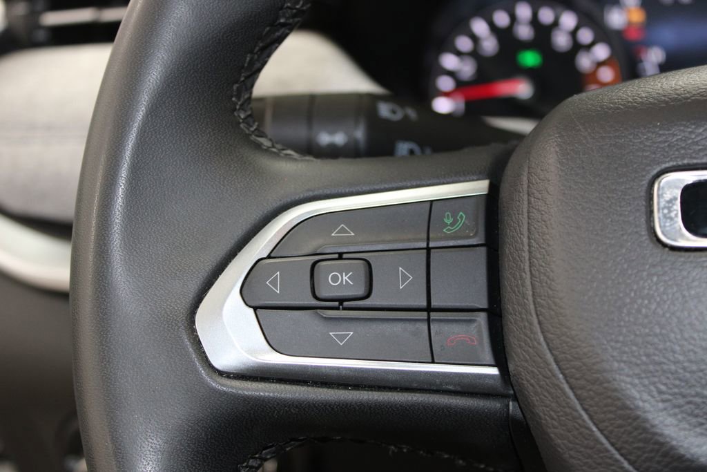 Used 2024 Jeep Compass Latitude image 27