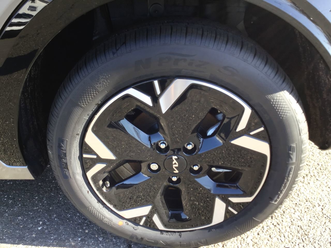 Used 2024 Kia Niro Wind w/ Wind Preserve Package FWD image 10