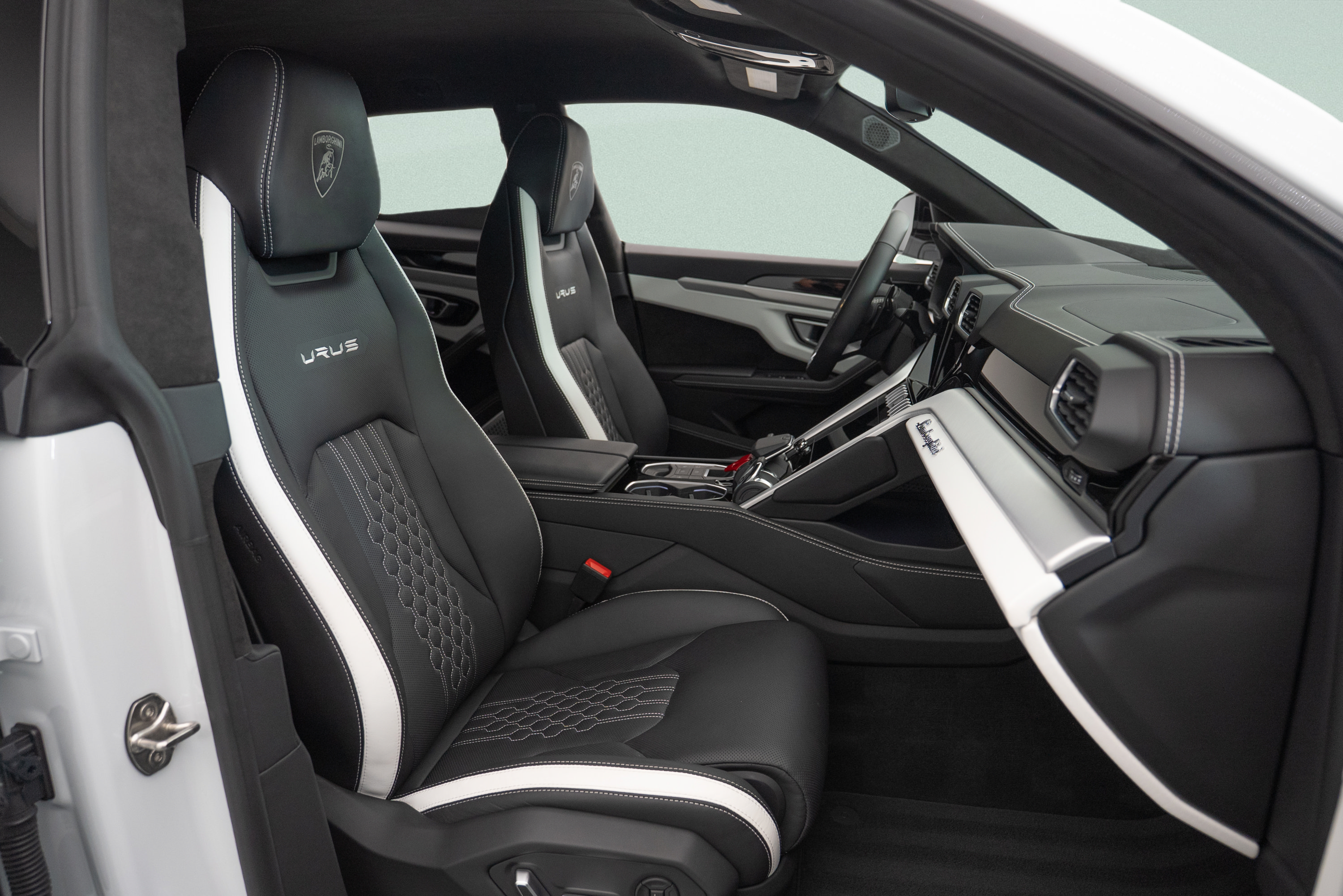 Used 2024 Lamborghini Urus S AWD/4WD image 28