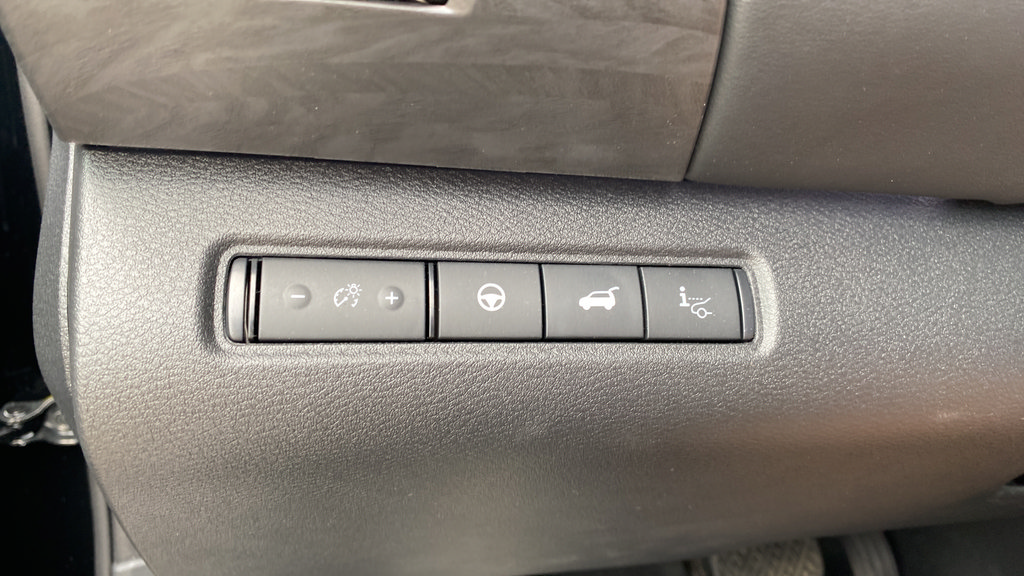 Used 2026 Nissan Pathfinder Platinum w/ Lighting Package AWD/4WD image 31