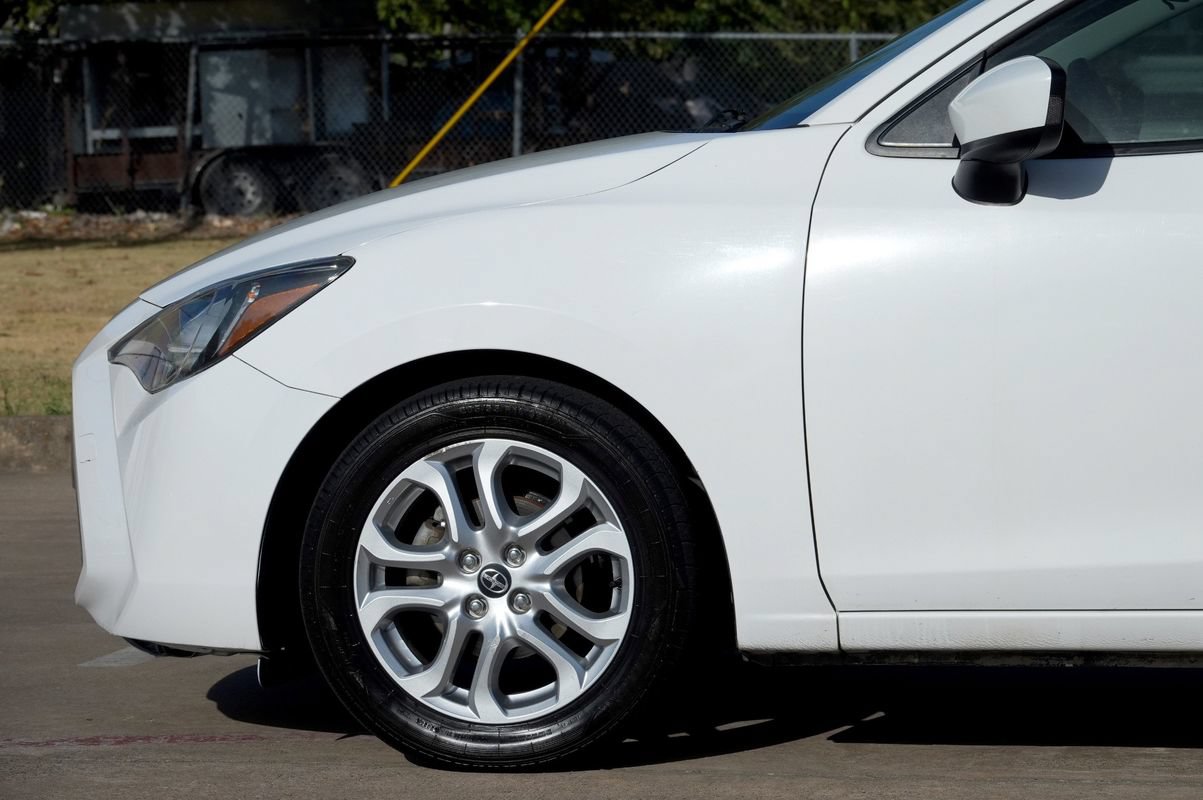 Used 2016 Scion iA FWD image 23