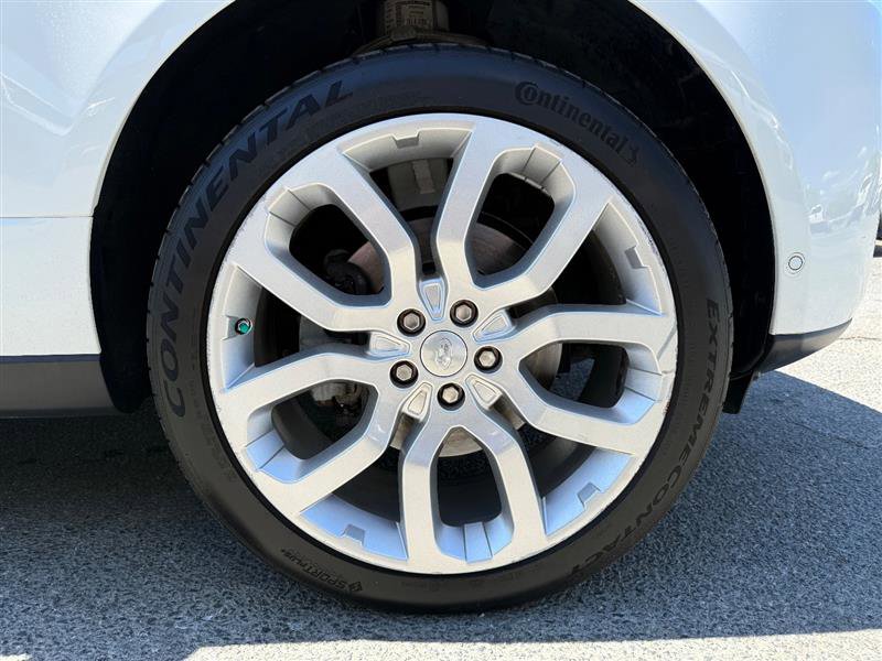 Used 2015 Land Rover Range Rover HSE AWD/4WD image 11