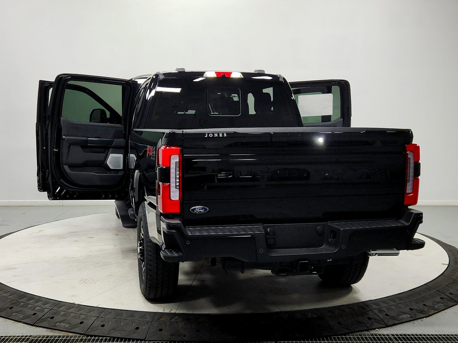 New 2026 Ford F350 Platinum w/ FX4 Off-Road Package image 14