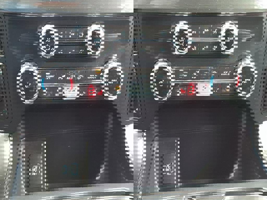 Certified 2022 Ford F150 XLT w/ Equipment Group 302A High image 17